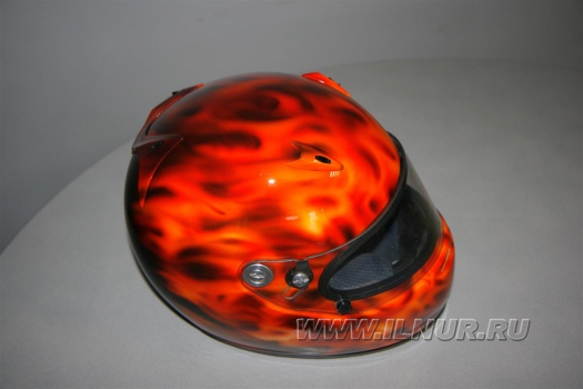 «Еще огня!» аэрография на шлеме 2009