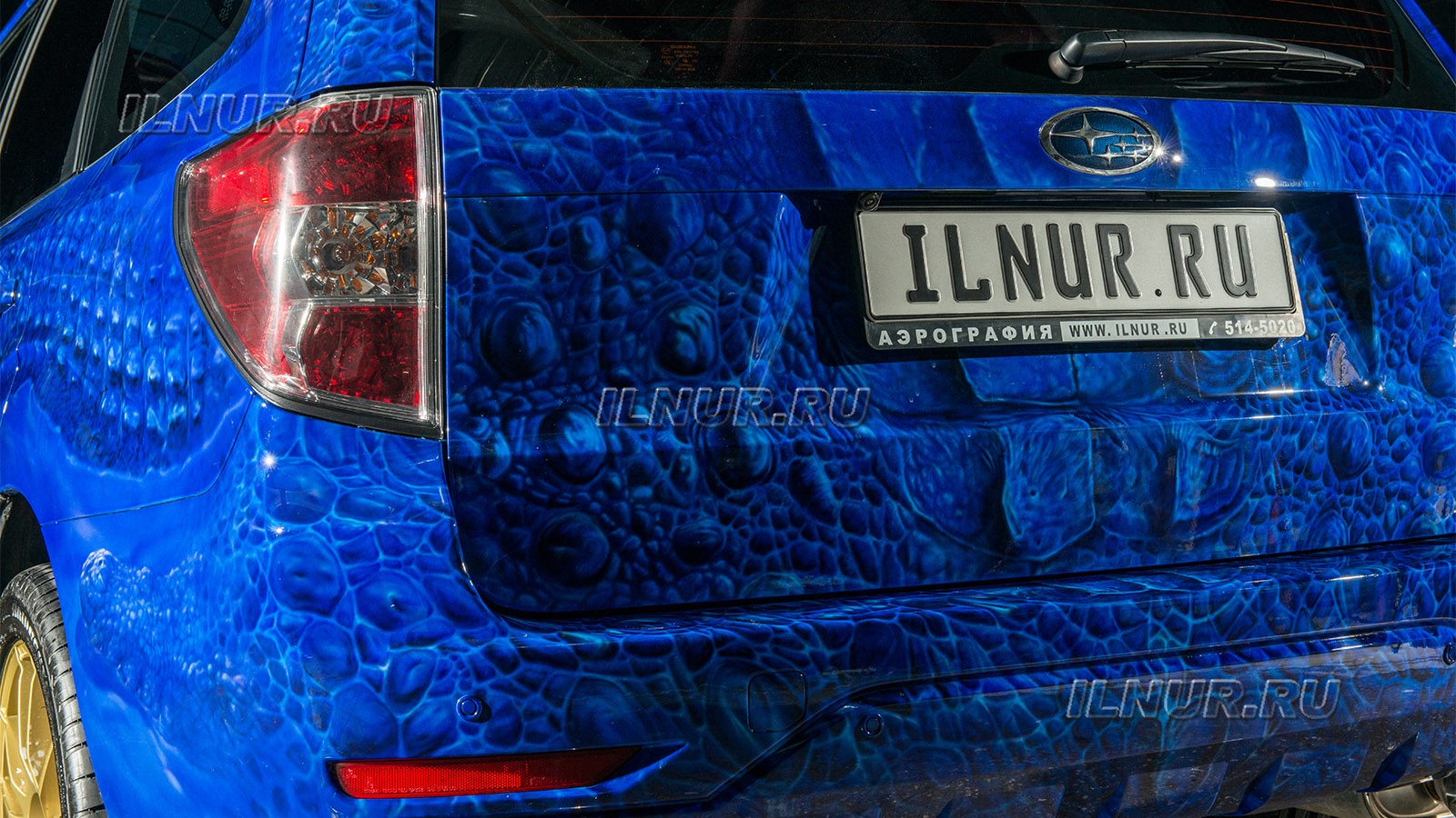 аэрография на синем авто Subaru Forester tS 