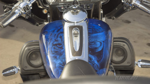 аэрография на синем-Harley Davidson