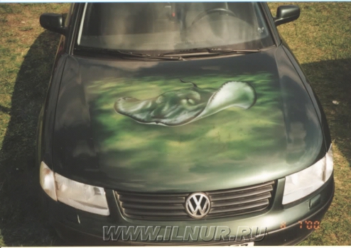 «Скат с непонятным выражением лица» аэрография на VW  2000 г.