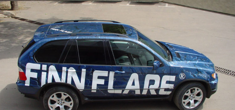 «Finn flare» аэрография на синем BMW X5 2002 г.